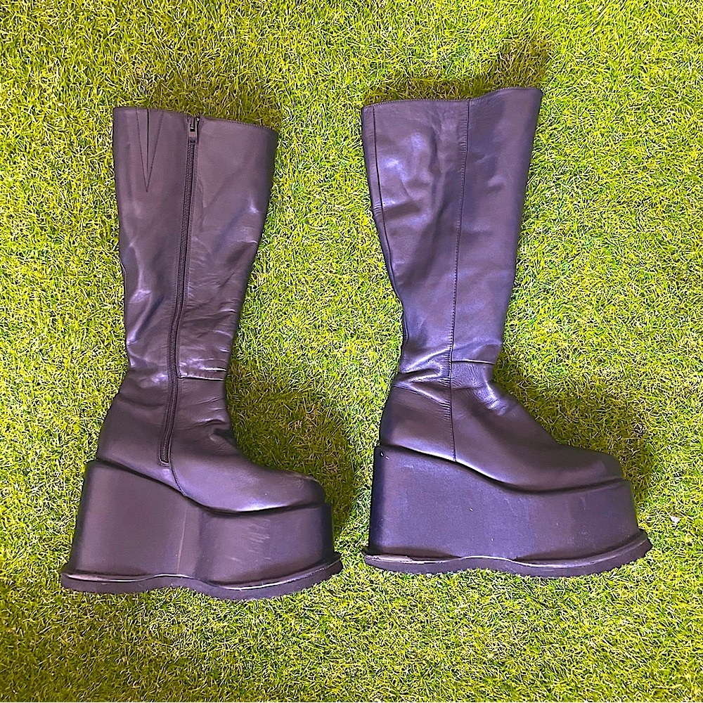 UNIF Smoke Boot - Used